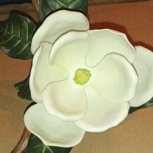 Lennox Magnolia flower piece